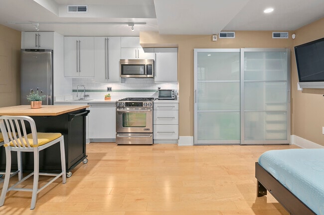 Building Photo - 2818 Connecticut Ave NW Unit #3