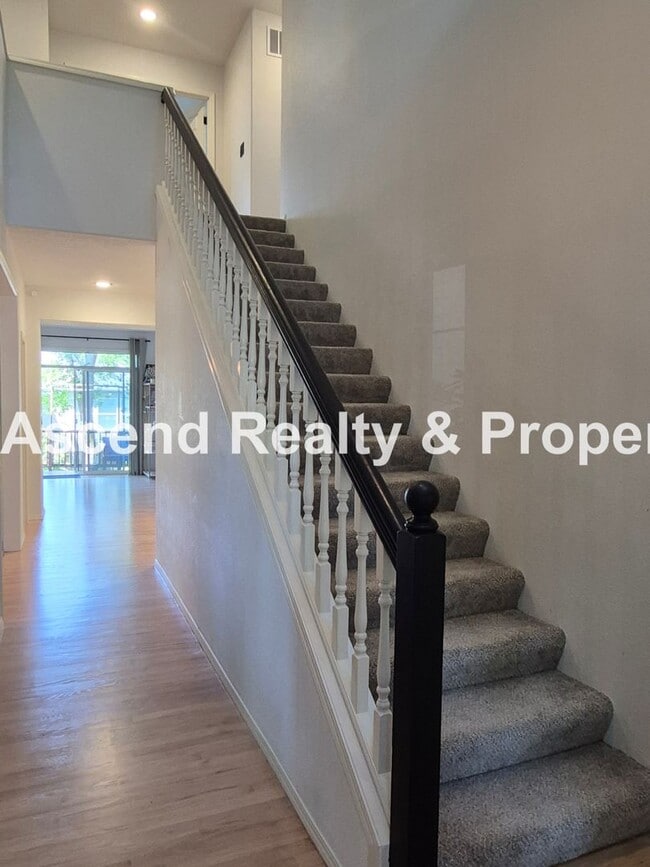 Photo - Outstanding 4bed+Office Bethany Area 2 Level Home Updated Throughout Available 6/22 or Sooner