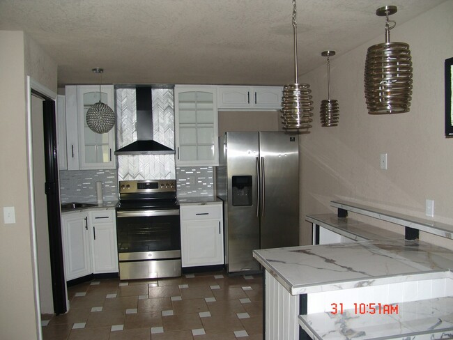Photo - 630 S Morris Apartment Unit 2