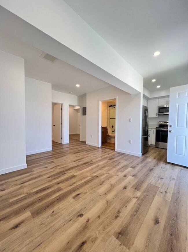 Photo - 140 W Hyde Park Blvd Unit 140 3/4