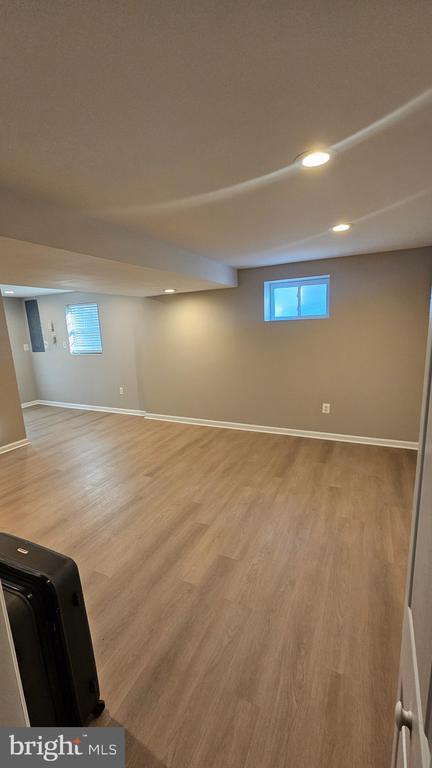 Photo - 7611 Kingsbury Rd