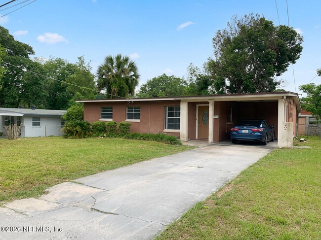 Photo - 7042 Camelot Rd