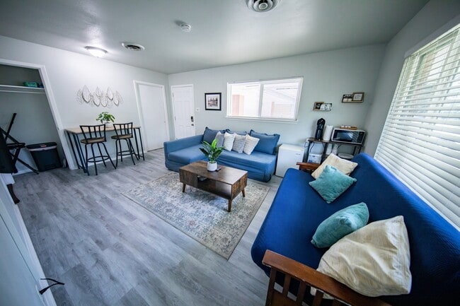 Photo - 4918 Seabreeze Dr