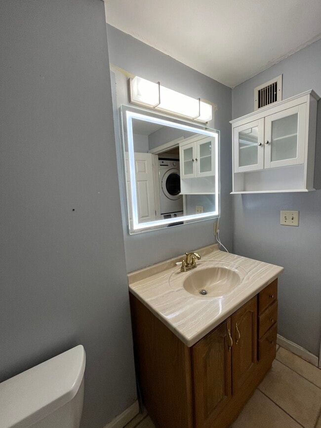 Photo - 100 Cass Ave Unit A4