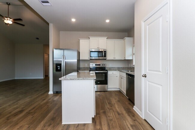 Photo - 206 Emma Rose Dr