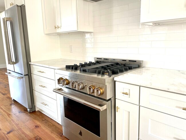 Photo - 549 E Gwinnett St