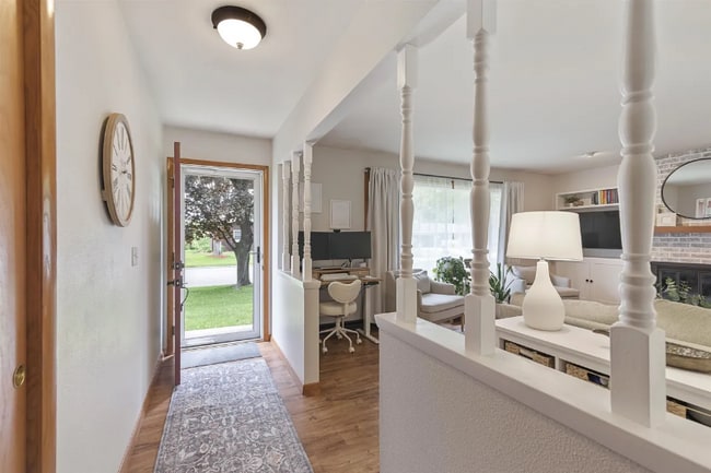 Photo - 810 Suffolk Dr