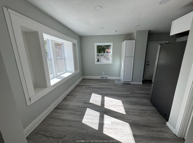 Photo - Single Family Home 4 beds 1 bath Available...