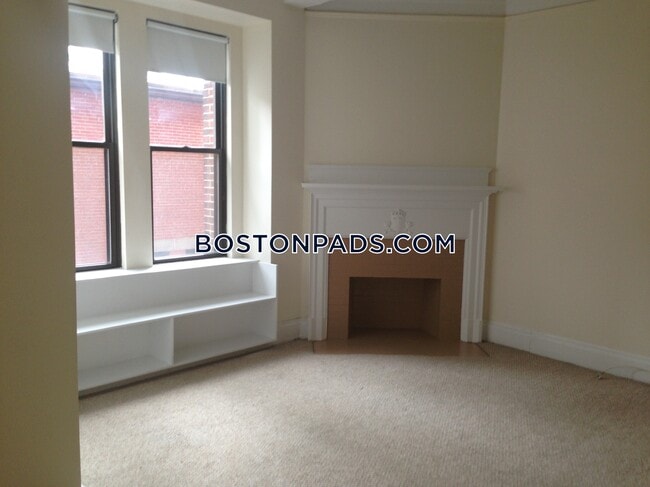 Building Photo - 62 Boylston St Rental