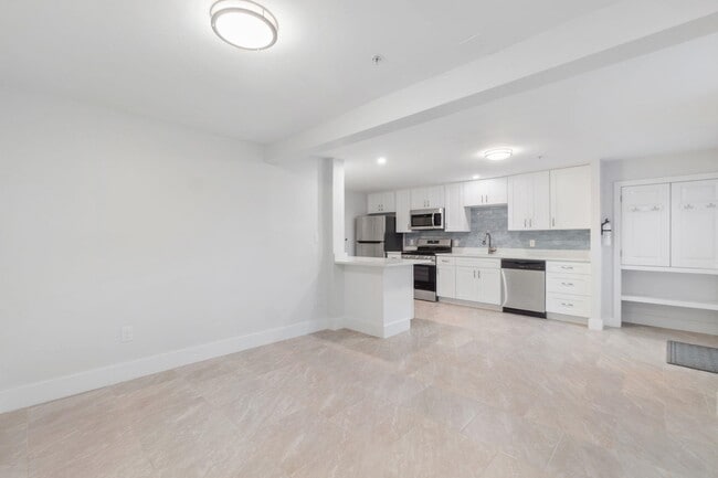 Building Photo - 6107 JFK Blvd E Unit G