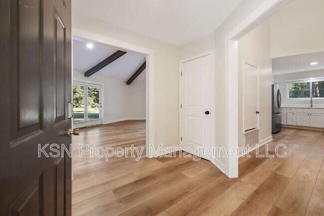 Photo - 286 Cushing Dr