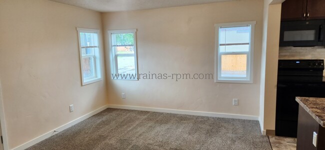 Photo - 502 E 40th St