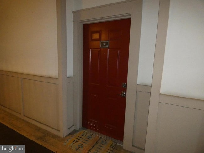 Photo - 2465 Army Navy Dr