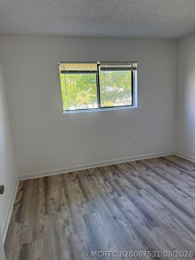 Building Photo - 300 Palm Cir W Unit 204