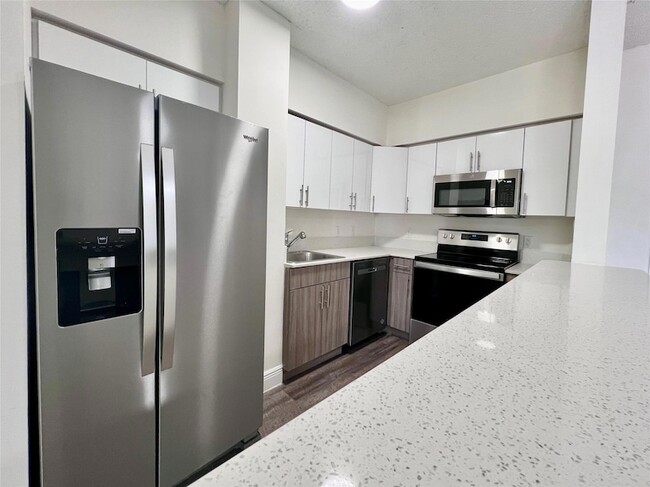 Building Photo - 7707 NW 7th St Unit 2-909 Rental