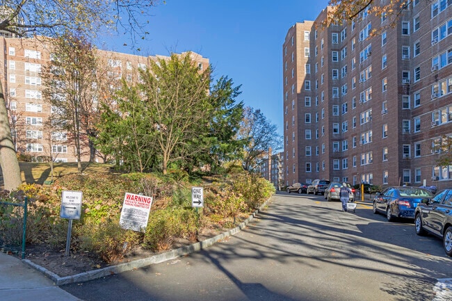 Walkway - Knolls Crescent