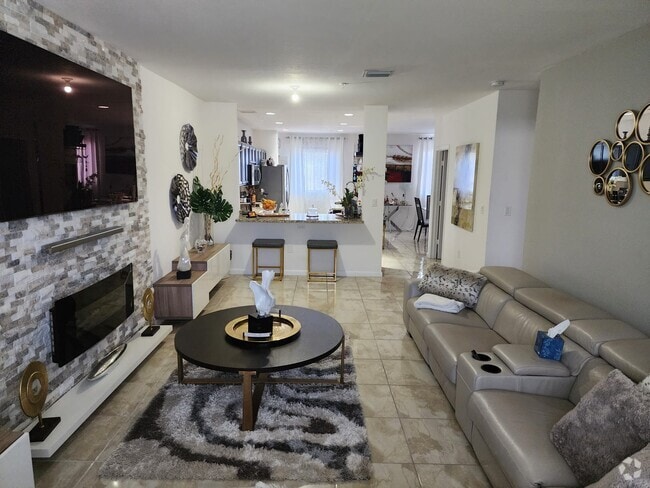 Building Photo - 14213 SW 274th St Rental