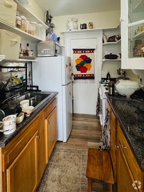Building Photo - 1161 Boylston St Unit 5 Rental