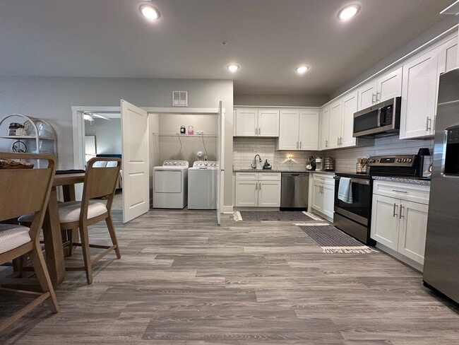 Pine Reserve Apartments - Pine Reserve Apartments