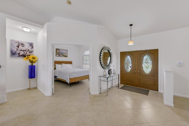 Photo - 1935 Primrose Ln