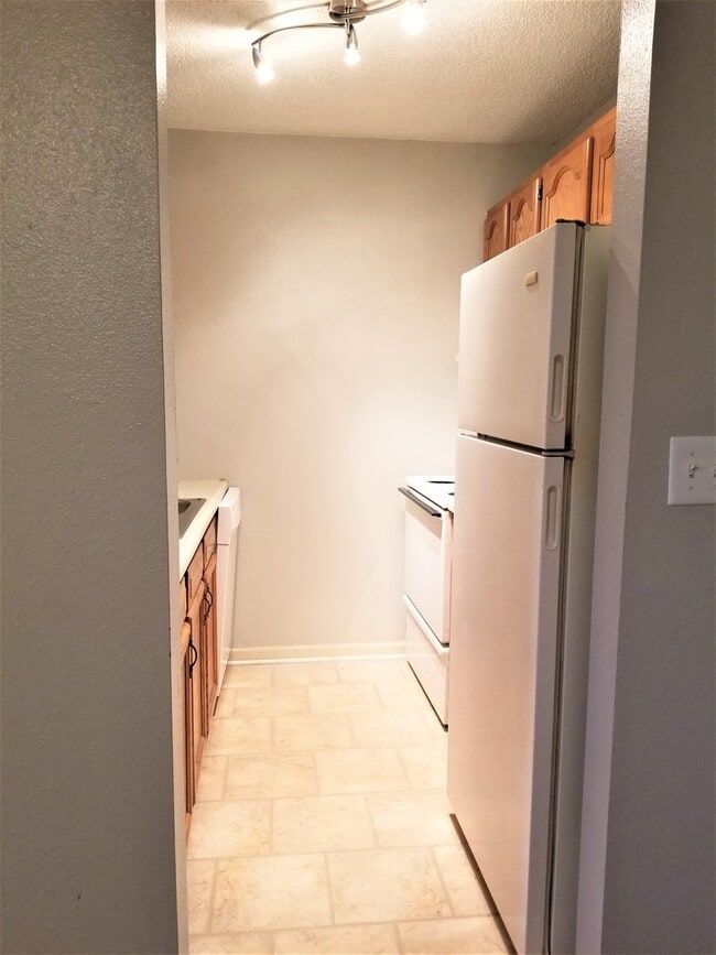 Photo - Cozy upstairs unit with NEW carpet! Unit 1542 G