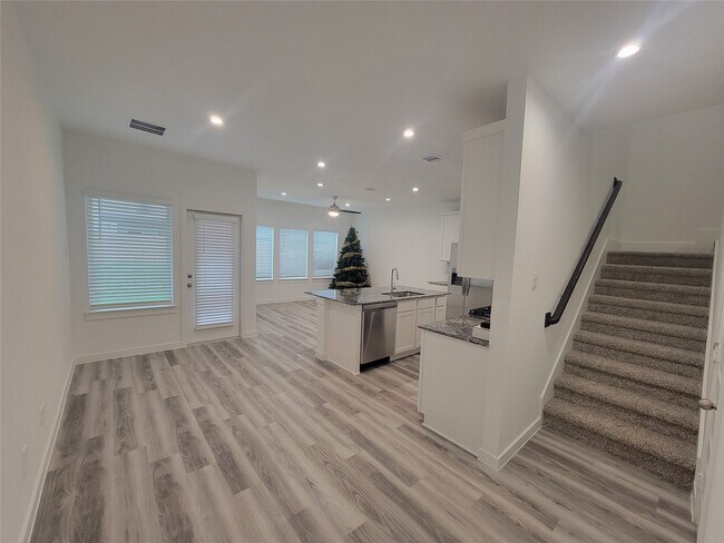 Photo - 2819 Milton Ldg Ln