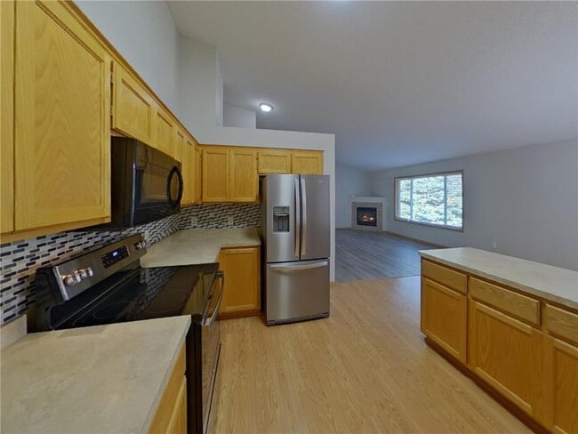 Photo - 16037 Flagstaff Ave W