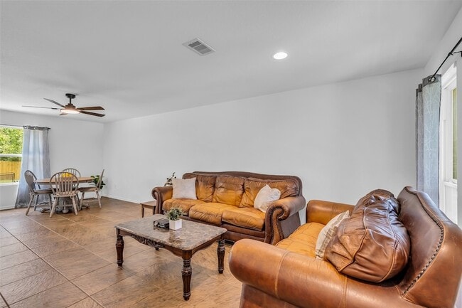 16718 Warbler Dr