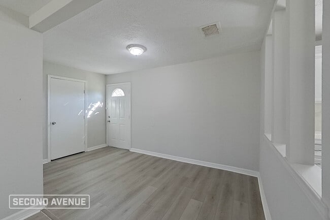 Photo - 205 Tilden Dr