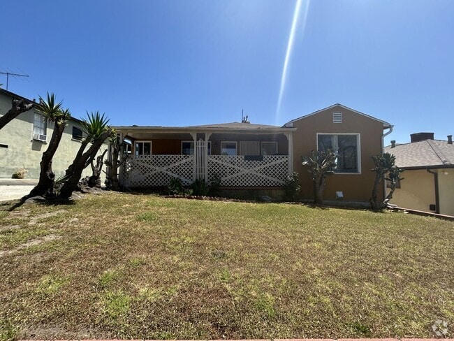 Building Photo - Charming 3 Bed 1 Bath For Rent *$400.00 Of... Unit 4524 Rental