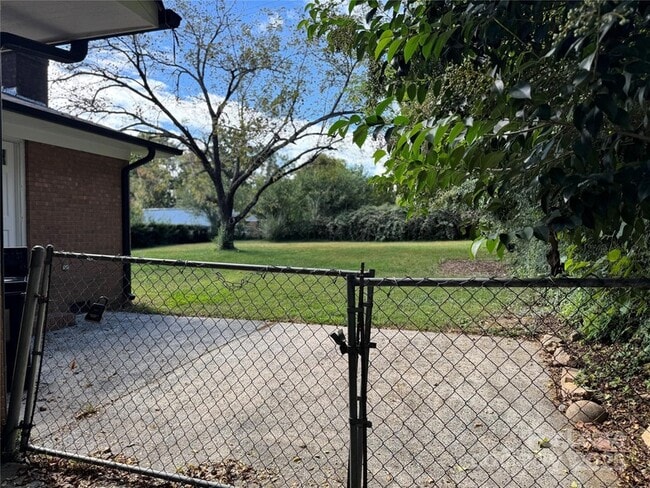 Photo - 1223 Georgetown Dr