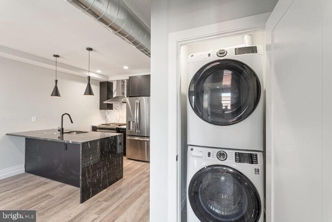 Photo - 526 Brown St Unit 403