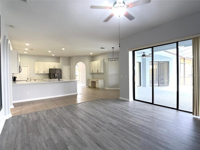 Photo - 448 Coventry Rd