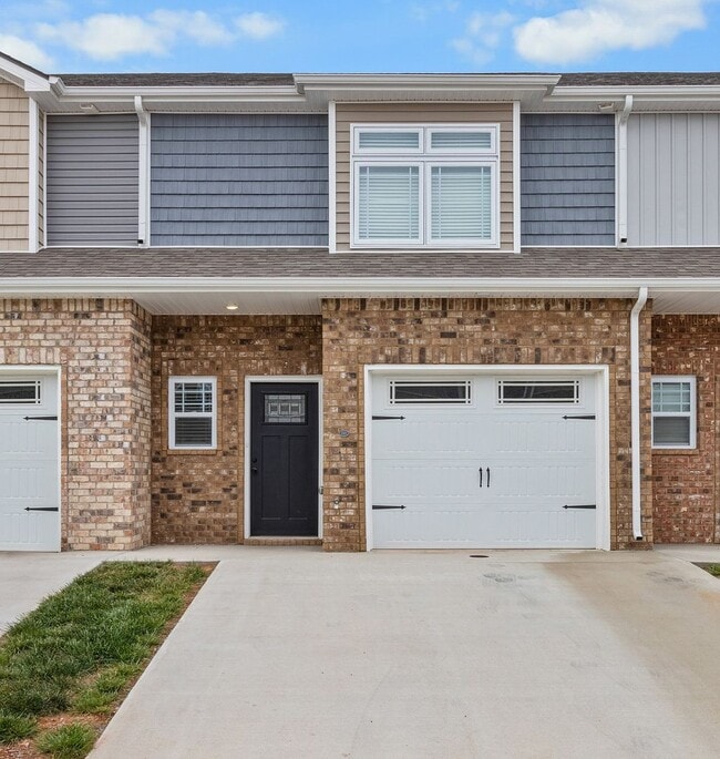 Photo - 2 Bedroom Condo For Rent With Community Swimming Pool!