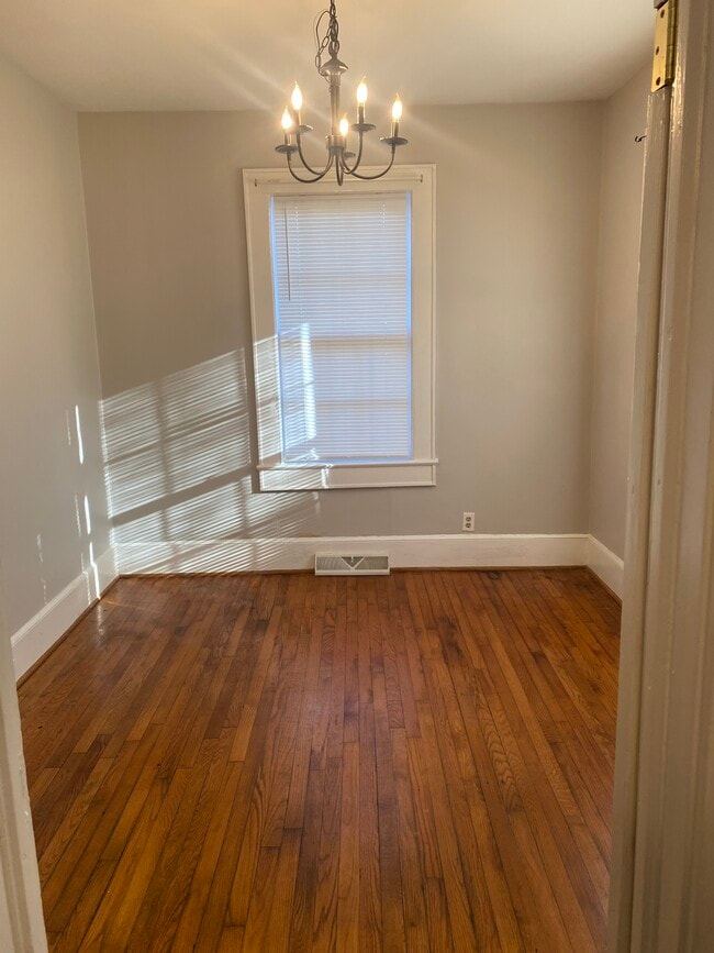 Photo - 2103 Marion St