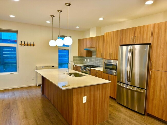 Building Photo - Spacious Home in the Heart of Ballard!