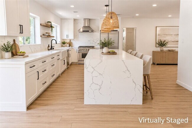 16633 Oak View Dr