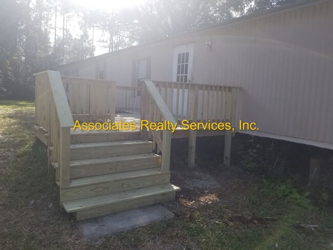 Photo - Remodeled single wide in Lake Butler!  LOO... House