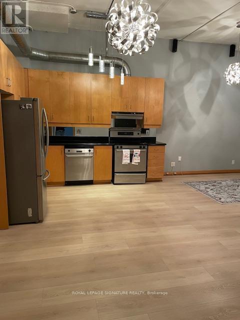 Photo - 188 Eglinton Ave E Unité 403