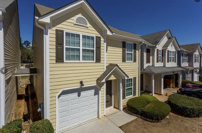 Photo - 105 Crestfield Cir