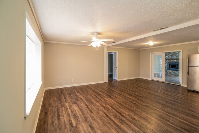 Photo - 3 Dogwood Cir