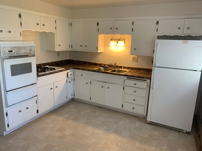 Photo - 9015 W Bender Ave Unidad #4