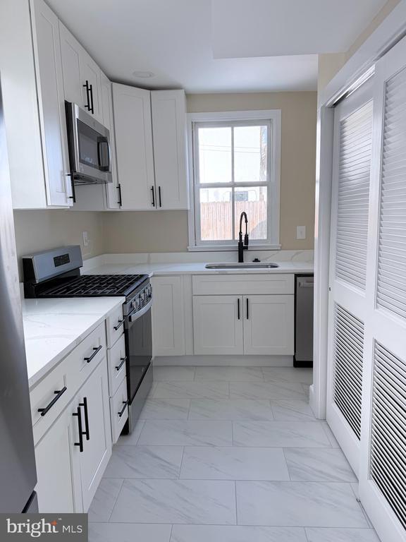 Photo - 216 S Henry St