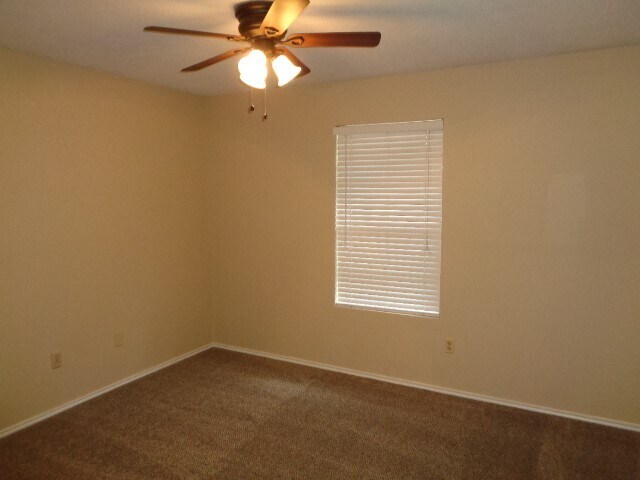 Photo - 709 Short Mill Run