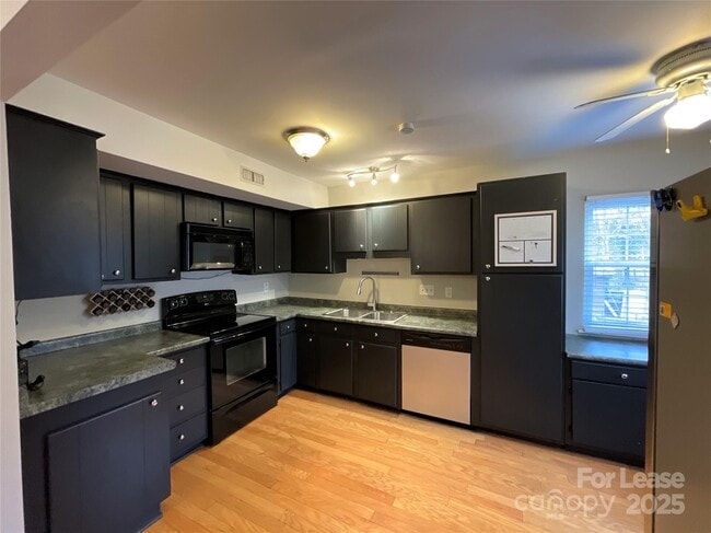 Photo - 7624 Zermatt Ln