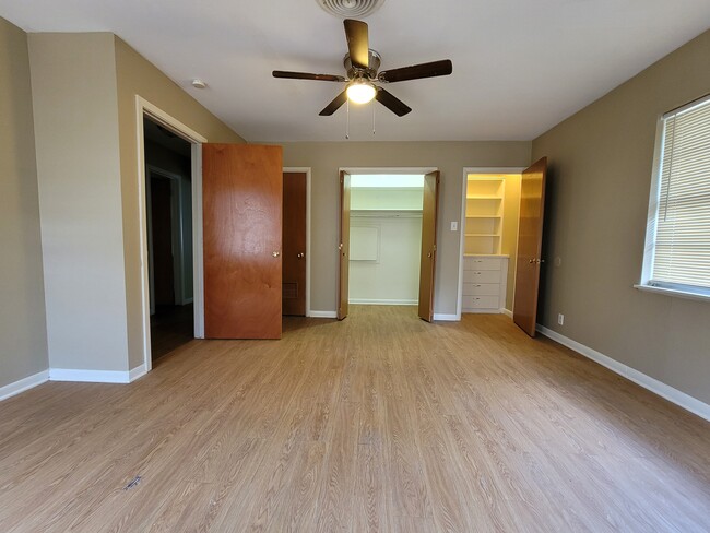 Photo - 703 Booker St