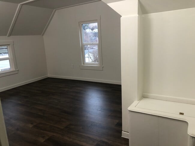 Photo - 708 S East St