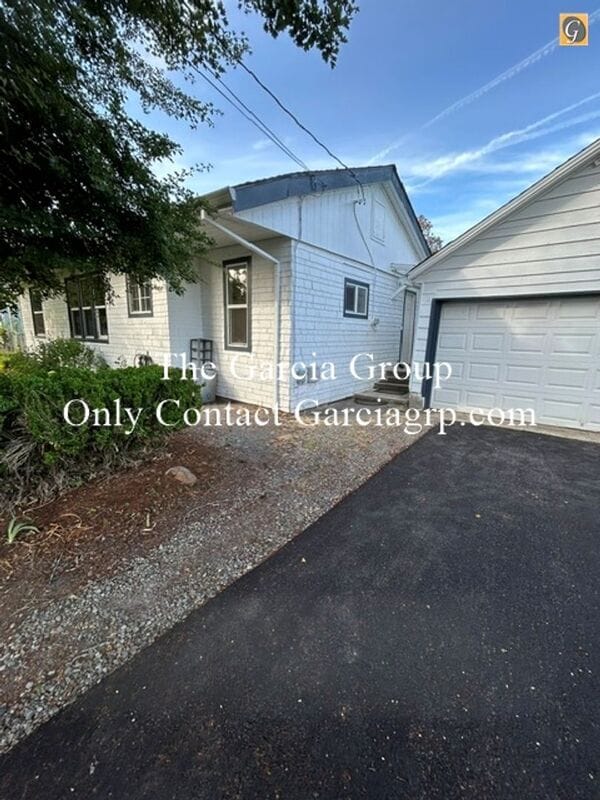 Building Photo - 15318 SE Risley Ct