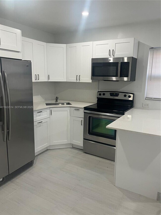 Photo - 3912 SW 12th Ct Unit 1-2