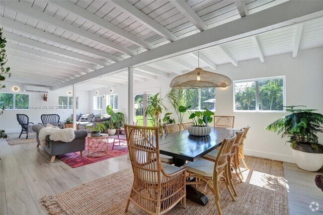 Building Photo - 17505 SW 90th Ave Rental